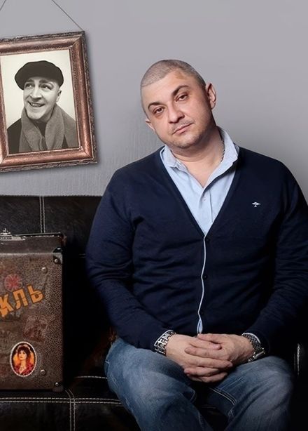 Моноспектакль «Иногда нам снятся старые собаки»