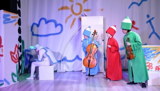 Пластический спектакль «Бумажные человечки»