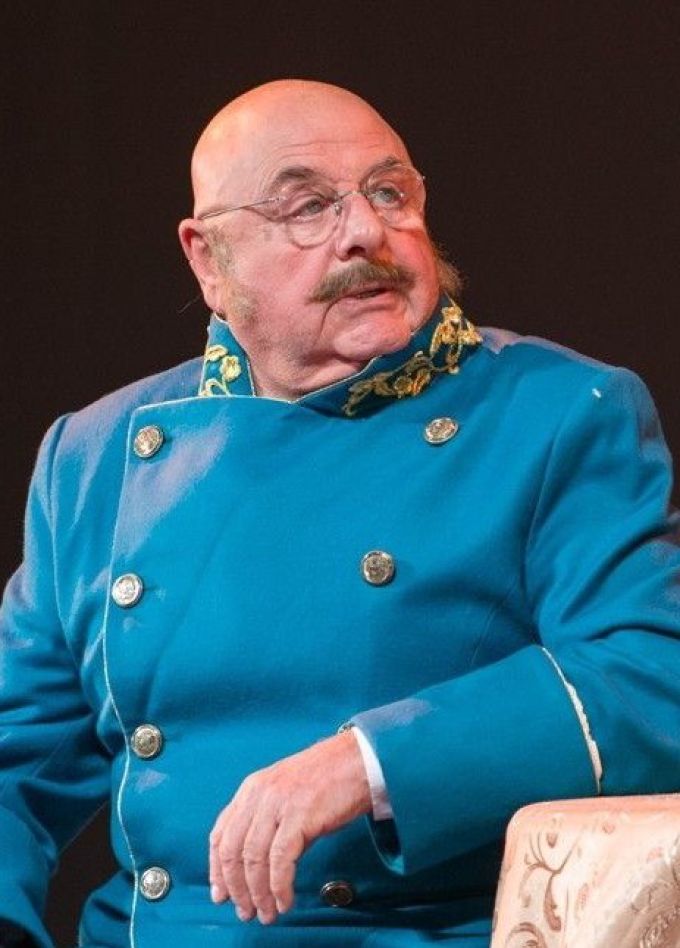 Спектакль «Волки и овцы», Среднеуральск