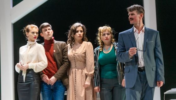 Спектакль «Служебный роман»