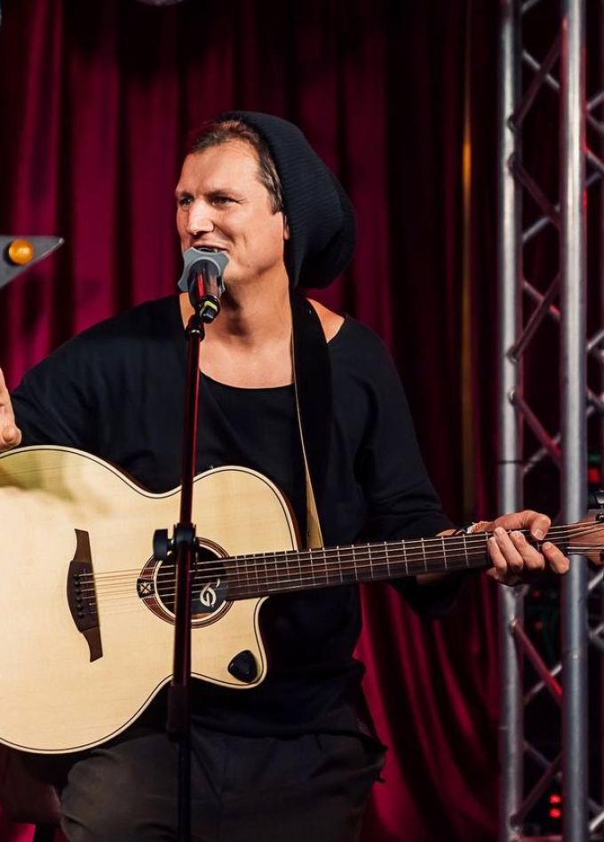 Антон Борисов