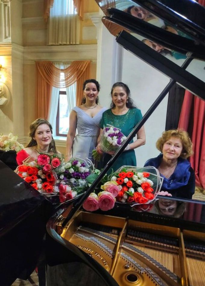 Бал-маскарад. Концерт вокально-инструментальной музыки