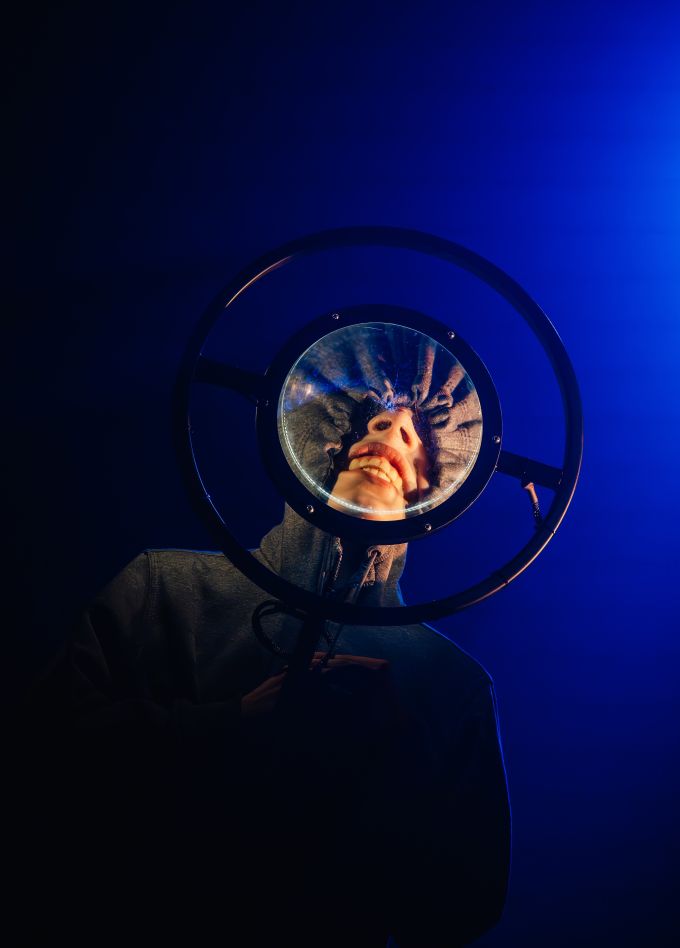 Спектакли «Бумажный змей» и «Зримая тьма»