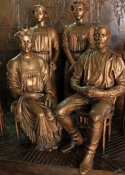 Экспозиция "Дом Романовых и Урал"