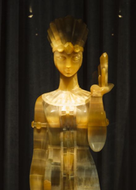 Экспозиция "Изумрудная комната" в Музее истории ювелирного и камнерезного искусства