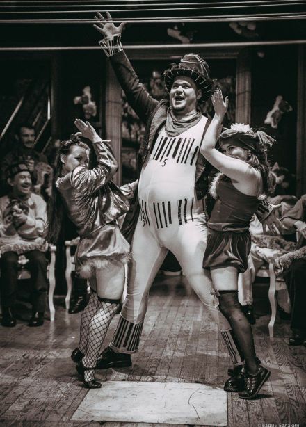 Спектакль «Двенадцать стульев»