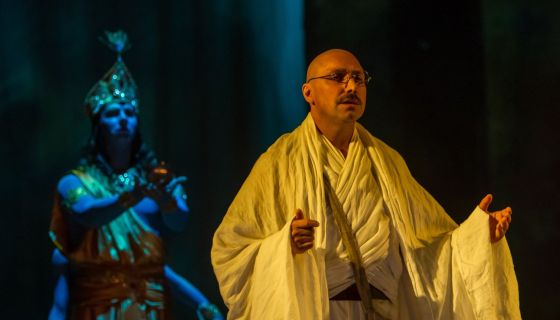 Опера «Сатьяграха»