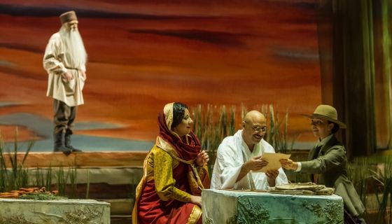 Опера «Сатьяграха»