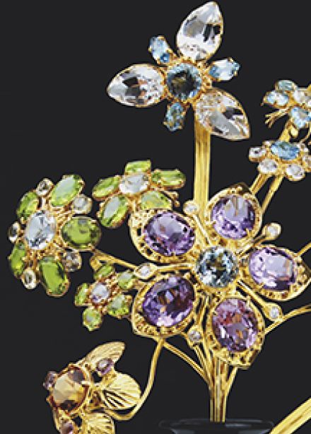 Экспозиция "Золотая кладовая" в Музее истории ювелирного и камнерезного искусства