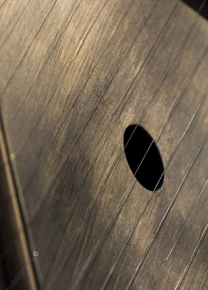 Народные инструменты. Контрабас-балалайка