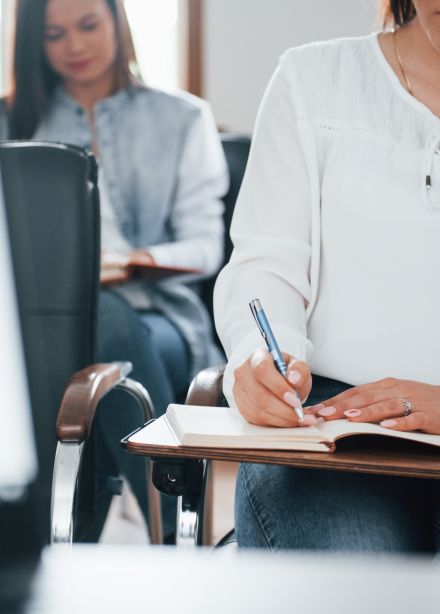 Вперед! Вперед! Рога трубят!