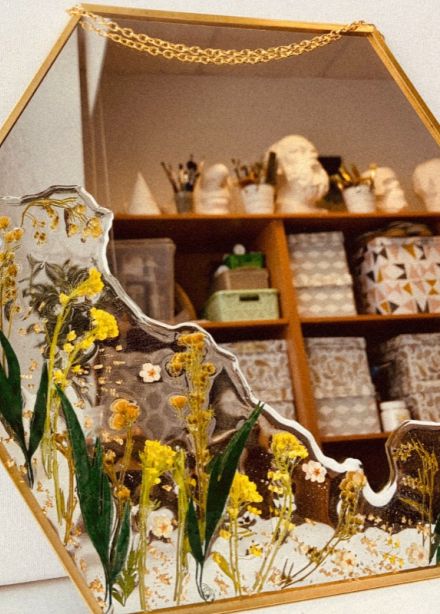 Зеркало с сухоцветами
