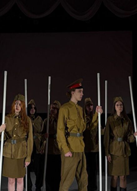 А зори здесь тихие. Спектакль