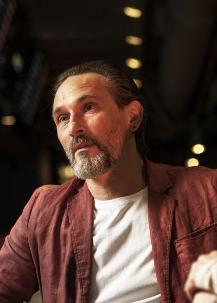 Перформанс «Лицом к лицу»