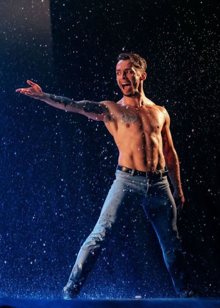 Шоу под дождём I. Между мной и тобой