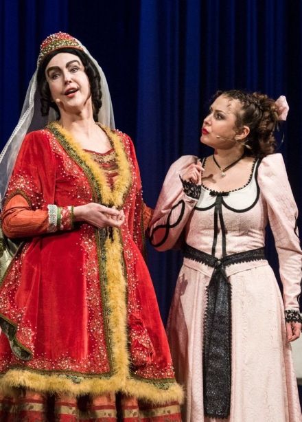 Спектакль «Ханума»