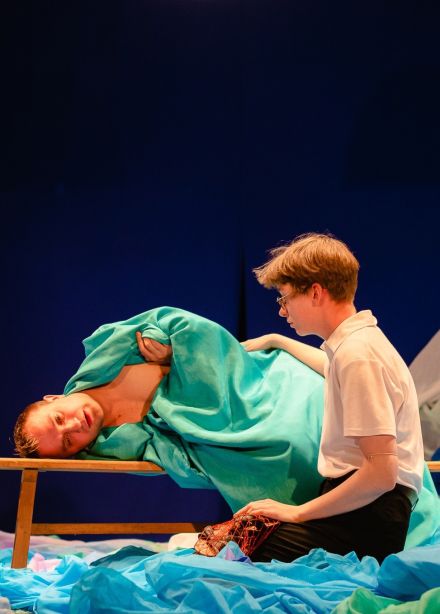 Жизнь проходит прекрасно