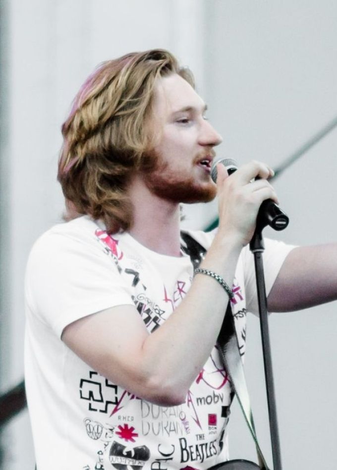 Ivan с оркестром. Трибьют-шоу Николая Носкова