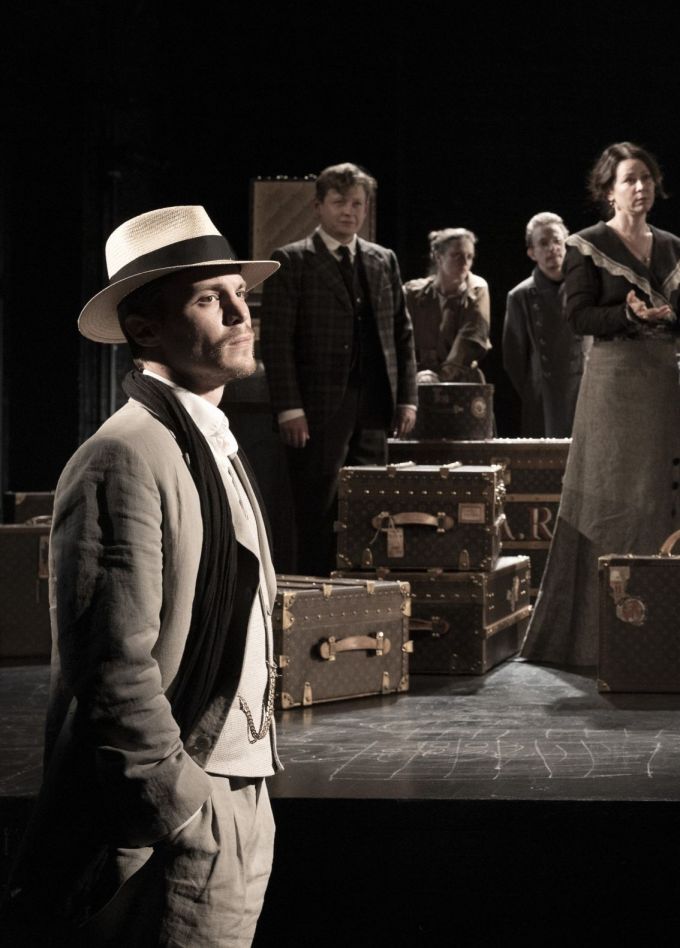 Спектакль «Чеховъ. Вишнёвый садъ. Нет слов!»