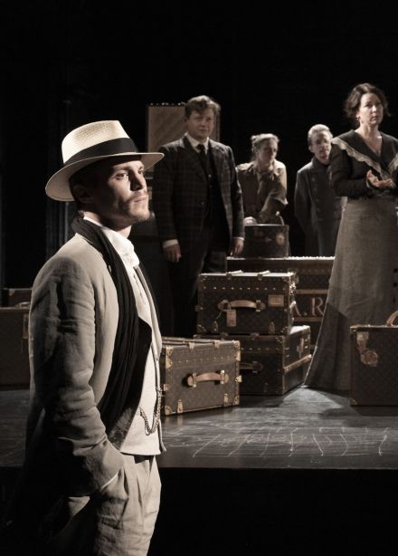 Спектакль «Чеховъ. Вишнёвый садъ. Нет слов!»