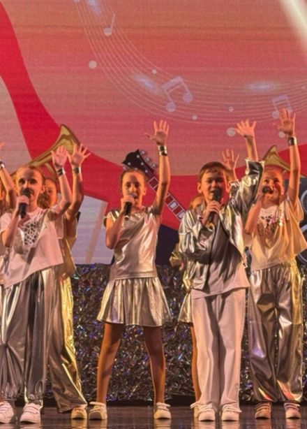 КОНФЕТТИ - это песен цветных хоровод