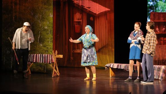 Спектакль «Любовь и голуби»